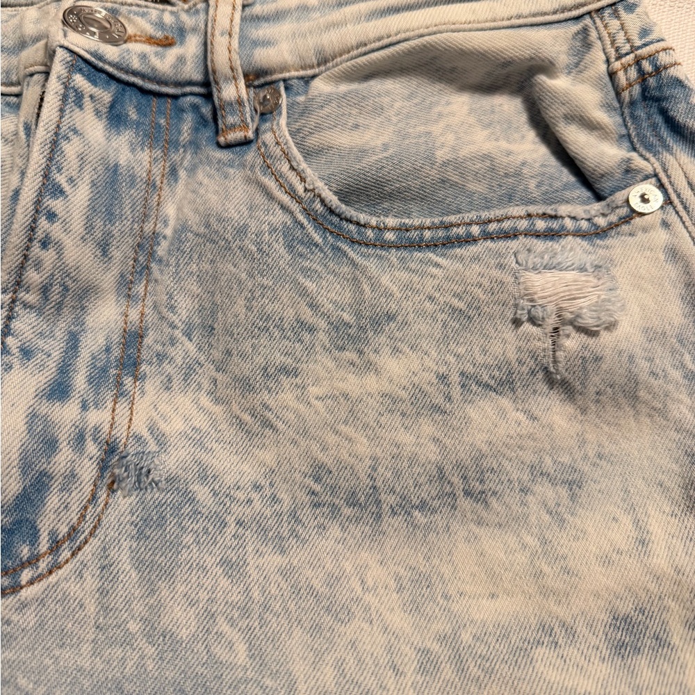 American Eagle Outfitters Light Wash Blue Comfort Stretch Waistband Jeans - Picture 3 of 10